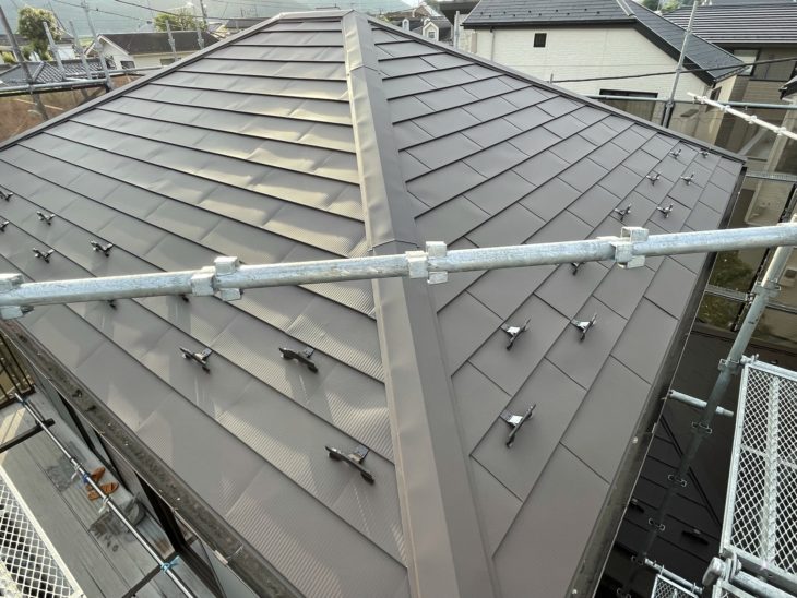   羽村市　屋根カバー工法　地震に強い屋根