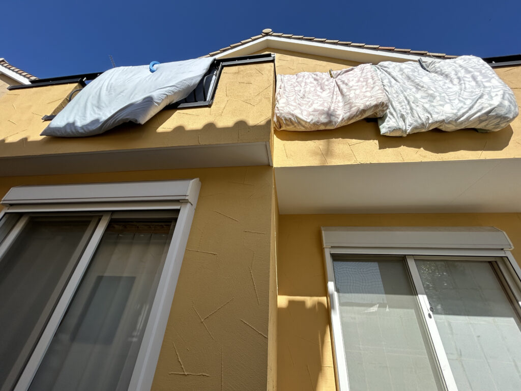 軒裏、外壁共に近くで見てもとても美しし仕上がりです。