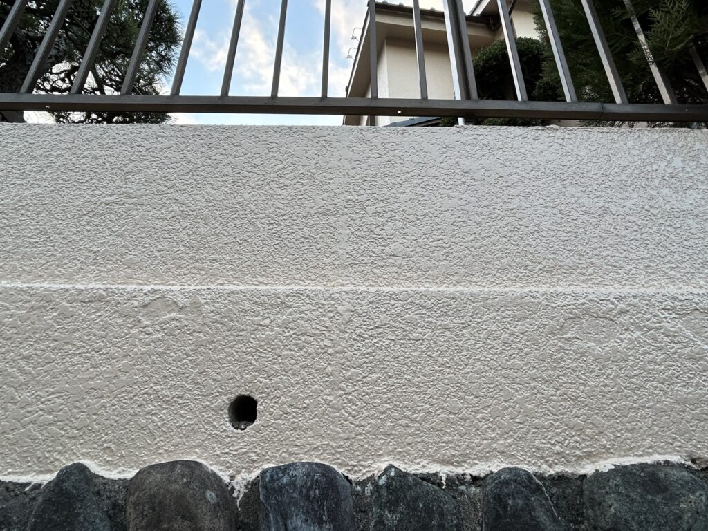 ひび割れ部分もコーキングして埋まりました。