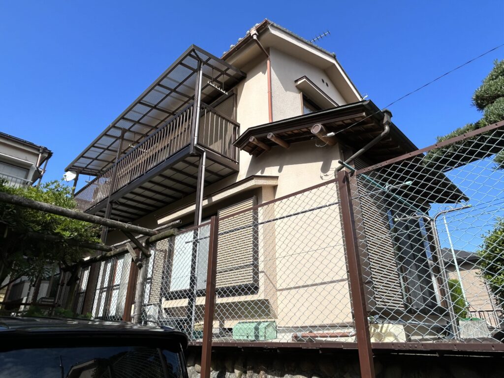 家全体が色あせてきています。