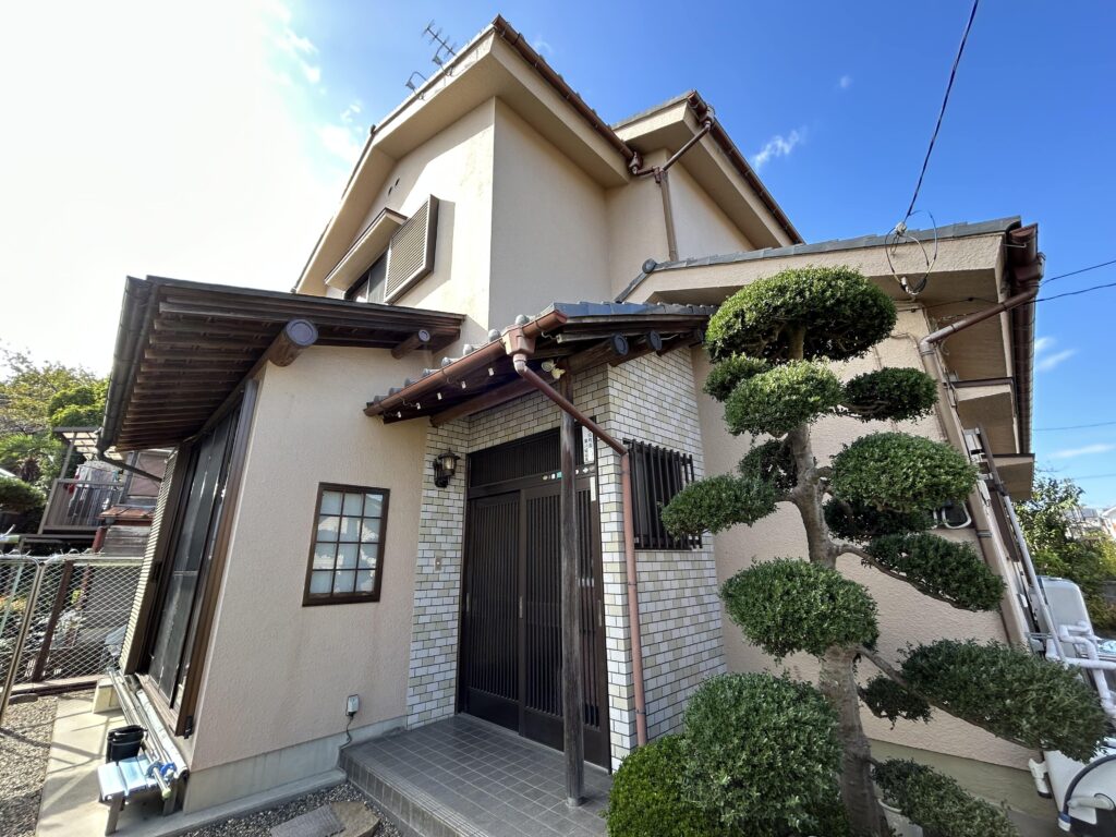 家全体が色あせてきています。