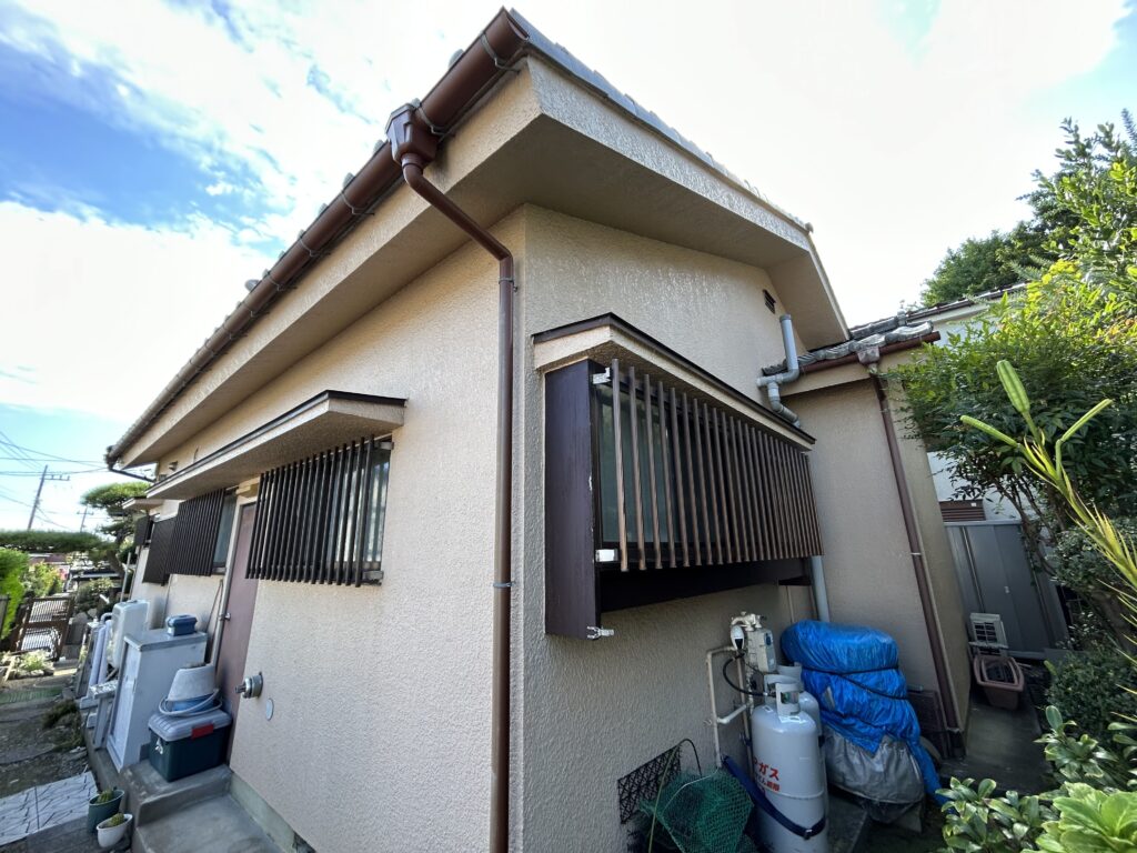 家全体が色あせてきています。