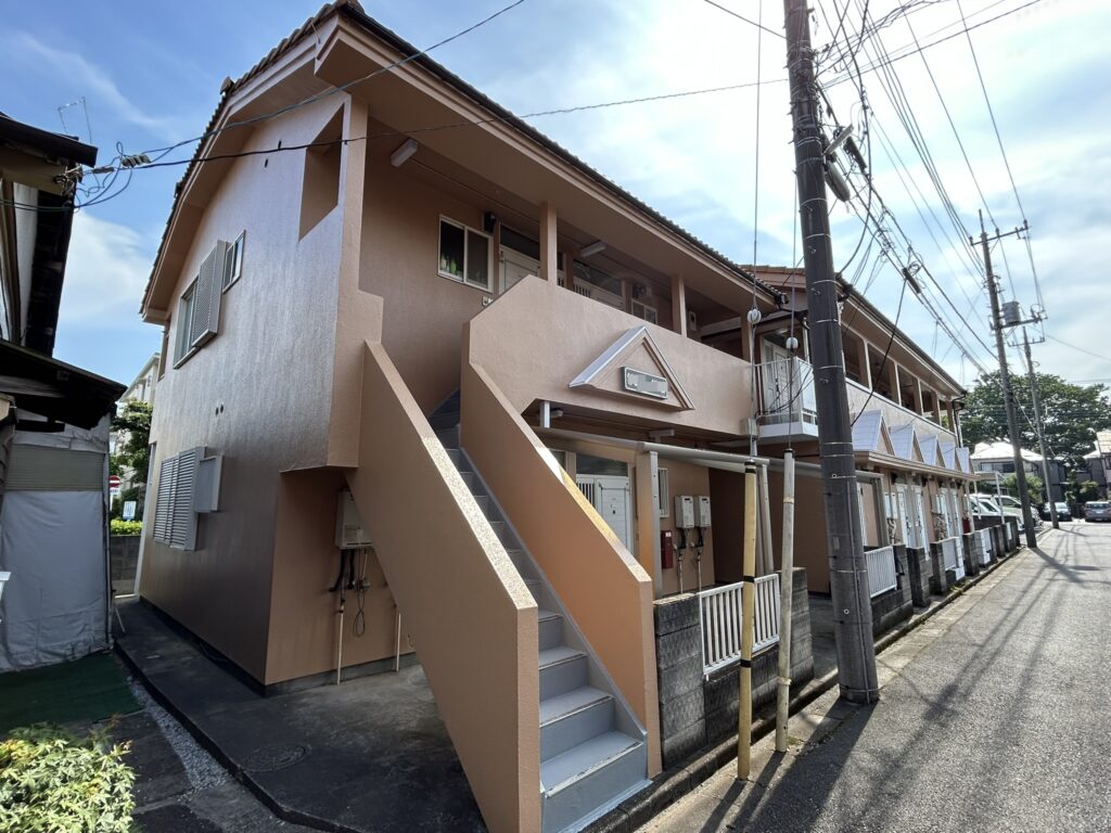 ひび割れもキレイに埋まり、目立たなくなりました。